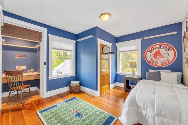 110 Anawan Ave, Boston, MA 02132