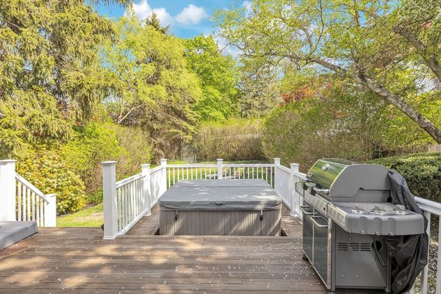 110 Anawan Ave, Boston, MA 02132