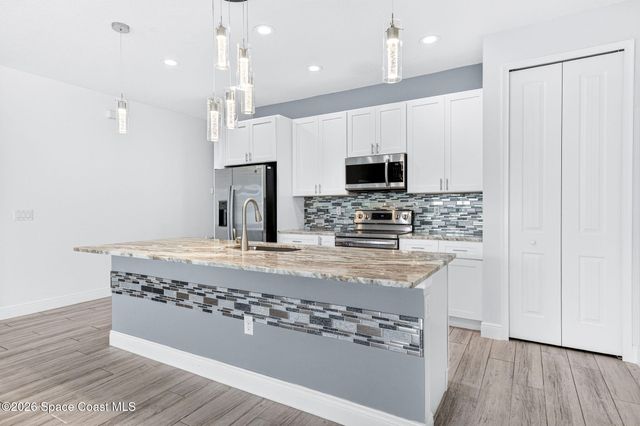 1068 Corbin Circle SW, Palm Bay, FL 32908