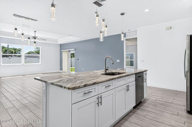 1068 Corbin Circle SW, Palm Bay, FL 32908
