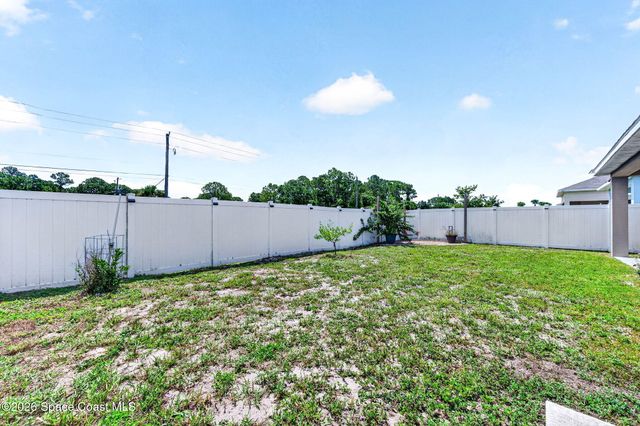 1068 Corbin Circle SW, Palm Bay, FL 32908