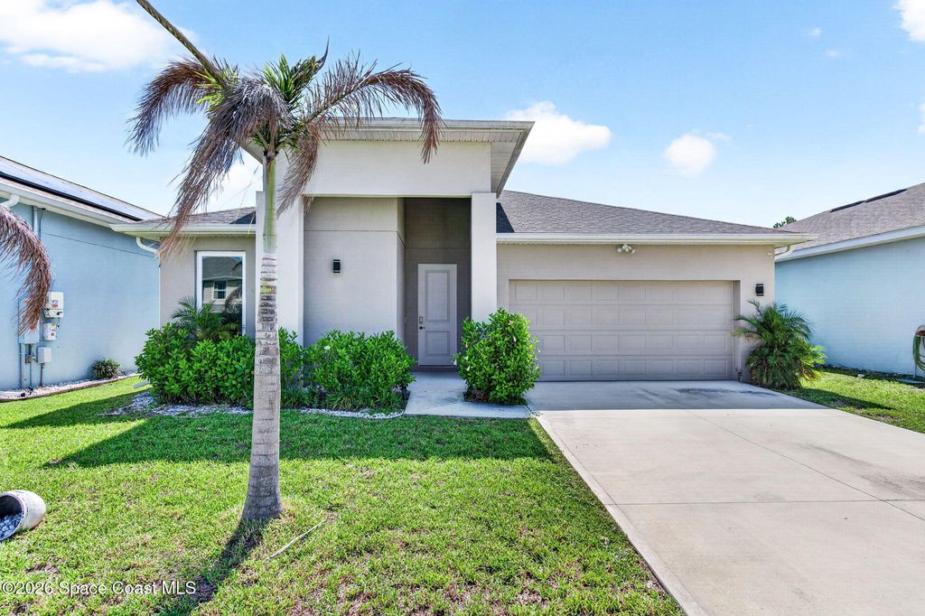 1068 Corbin Circle SW, Palm Bay, FL 32908