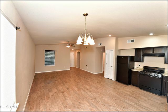 916 Villa Seca Drive, Horizon City, TX 79928