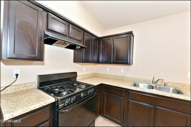 916 Villa Seca Drive, Horizon City, TX 79928