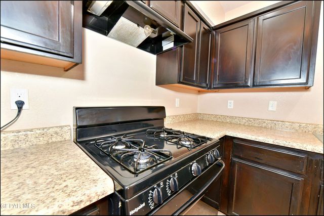 916 Villa Seca Drive, Horizon City, TX 79928