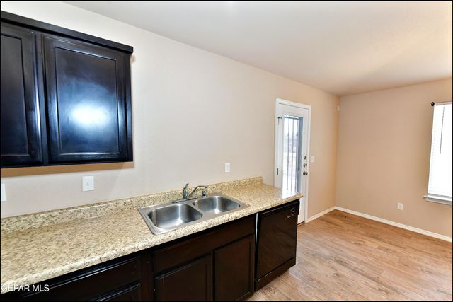 916 Villa Seca Drive, Horizon City, TX 79928