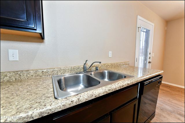 916 Villa Seca Drive, Horizon City, TX 79928