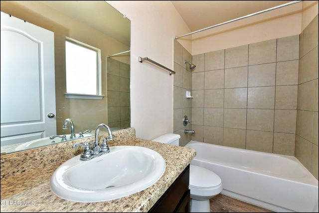916 Villa Seca Drive, Horizon City, TX 79928