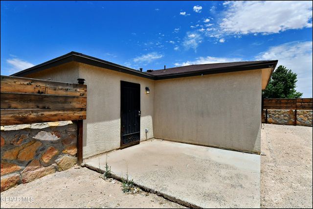 916 Villa Seca Drive, Horizon City, TX 79928