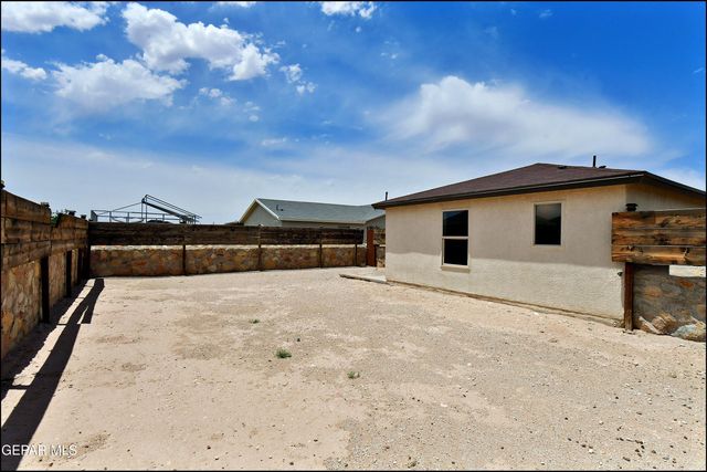 916 Villa Seca Drive, Horizon City, TX 79928