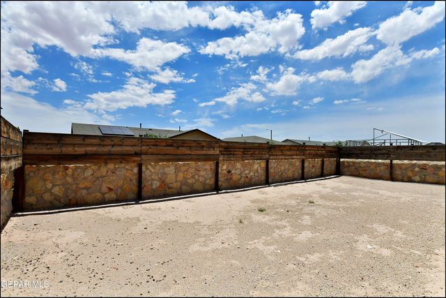 916 Villa Seca Drive, Horizon City, TX 79928