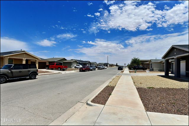 916 Villa Seca Drive, Horizon City, TX 79928