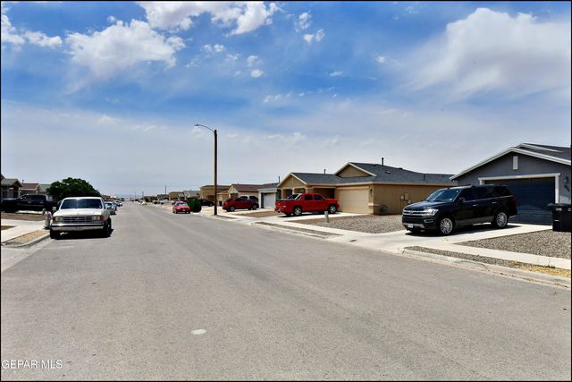 916 Villa Seca Drive, Horizon City, TX 79928