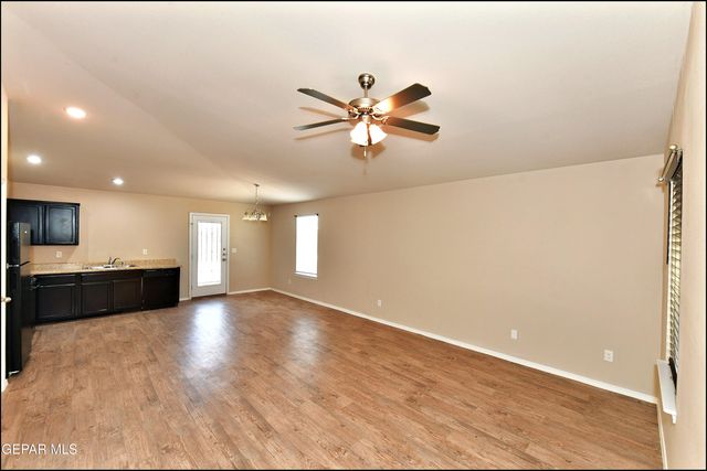 916 Villa Seca Drive, Horizon City, TX 79928
