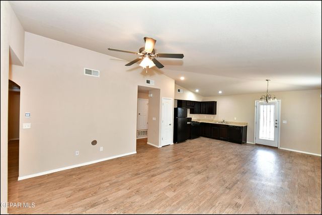 916 Villa Seca Drive, Horizon City, TX 79928