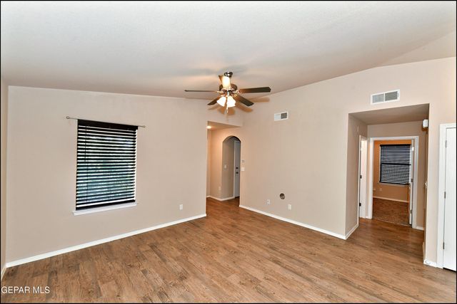 916 Villa Seca Drive, Horizon City, TX 79928