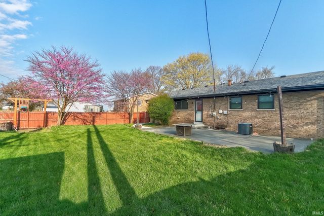 2901 Eastbrooke Drive, Evansville, IN 47711