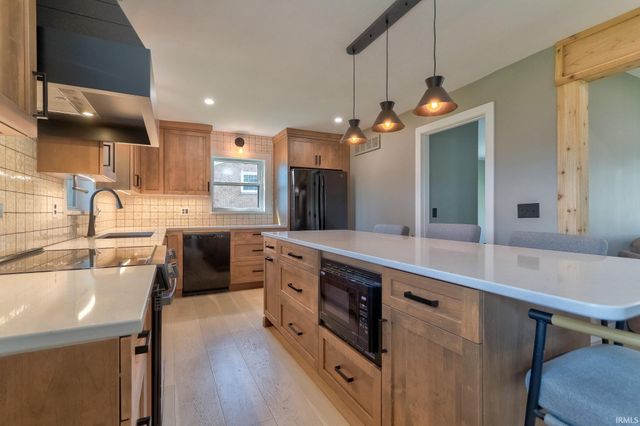 2901 Eastbrooke Drive, Evansville, IN 47711