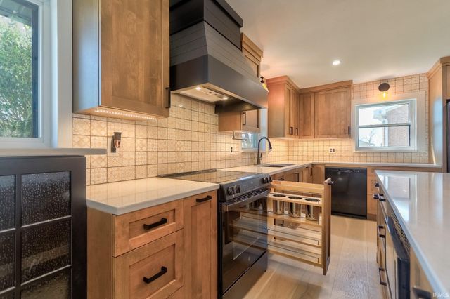 2901 Eastbrooke Drive, Evansville, IN 47711