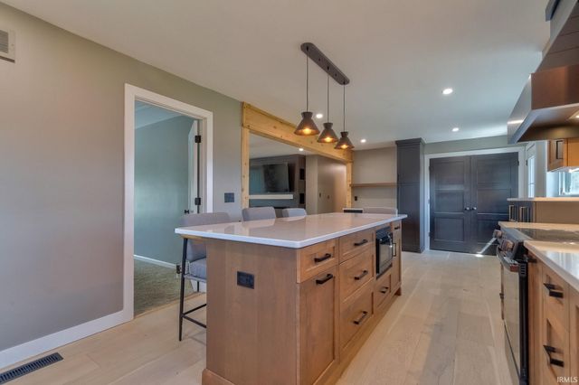 2901 Eastbrooke Drive, Evansville, IN 47711