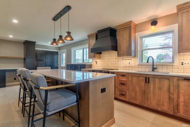 2901 Eastbrooke Drive, Evansville, IN 47711