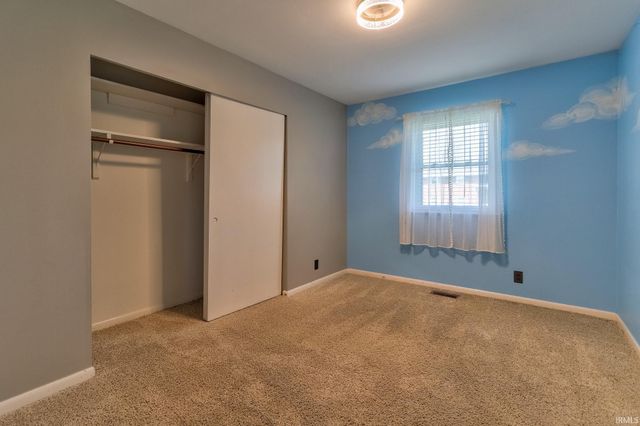 2901 Eastbrooke Drive, Evansville, IN 47711