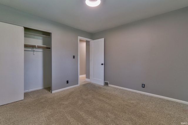 2901 Eastbrooke Drive, Evansville, IN 47711