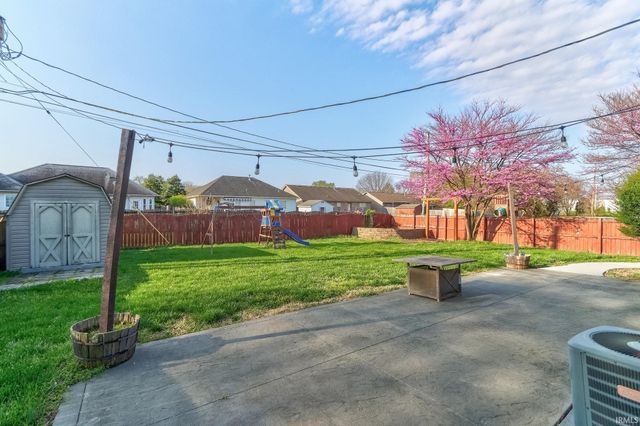 2901 Eastbrooke Drive, Evansville, IN 47711