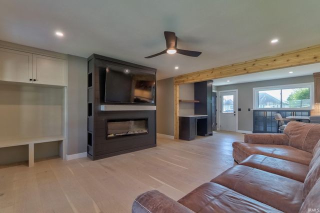 2901 Eastbrooke Drive, Evansville, IN 47711