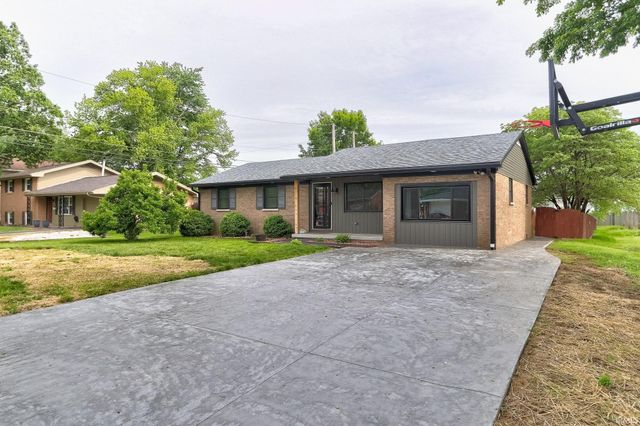 2901 Eastbrooke Drive, Evansville, IN 47711