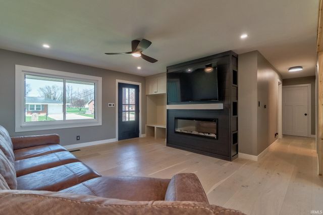 2901 Eastbrooke Drive, Evansville, IN 47711