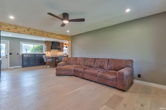 2901 Eastbrooke Drive, Evansville, IN 47711