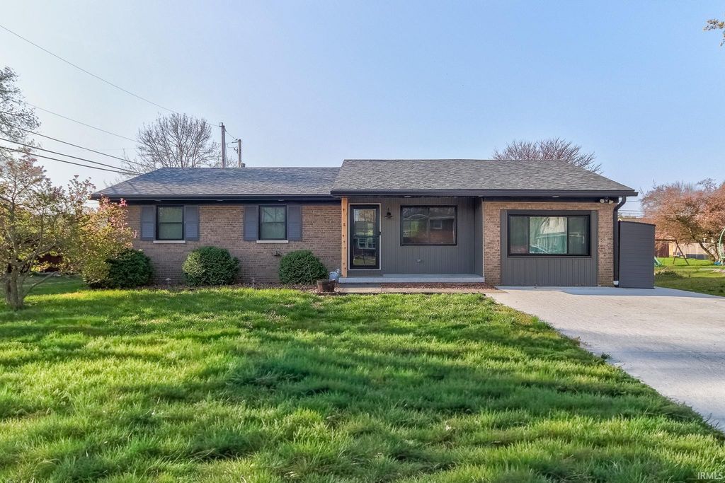 2901 Eastbrooke Drive, Evansville, IN 47711