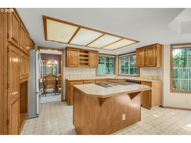 17820 Nw ELK MEADOW Ln, Portland, OR 97229