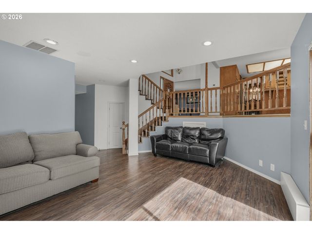 17820 Nw ELK MEADOW Ln, Portland, OR 97229