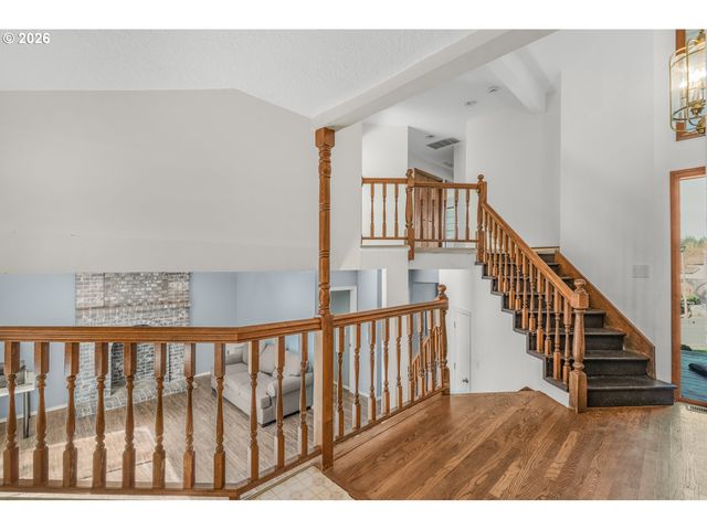 17820 Nw ELK MEADOW Ln, Portland, OR 97229