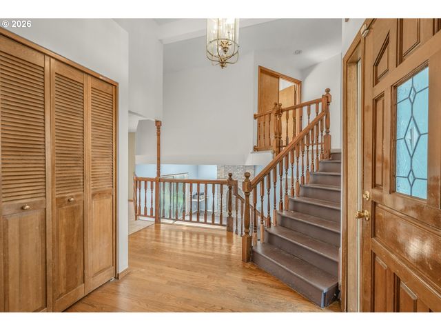 17820 Nw ELK MEADOW Ln, Portland, OR 97229