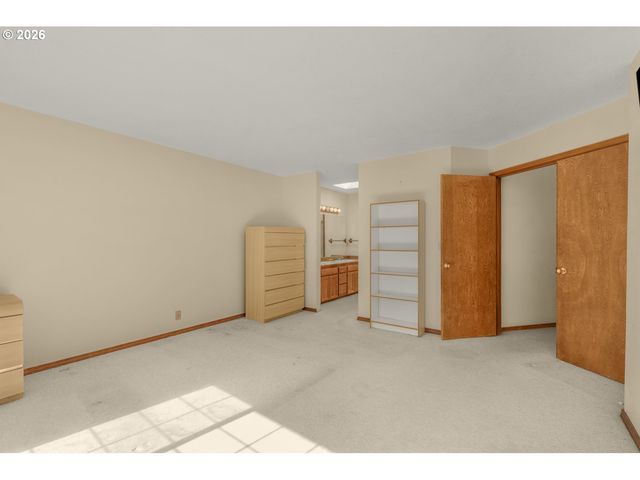 17820 Nw ELK MEADOW Ln, Portland, OR 97229