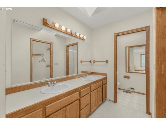 17820 Nw ELK MEADOW Ln, Portland, OR 97229