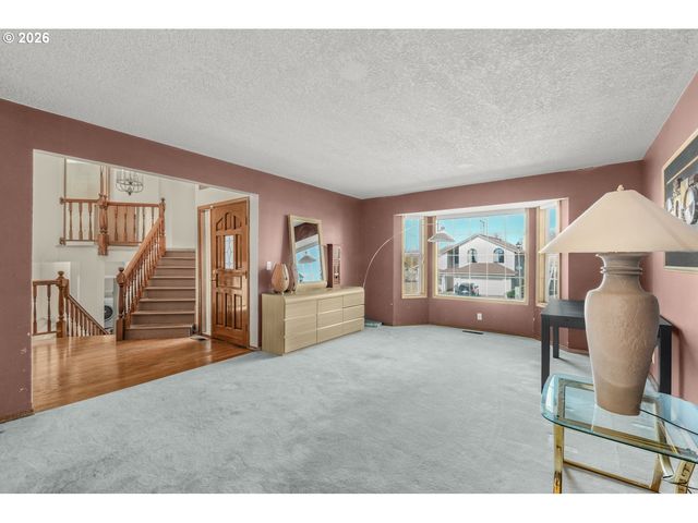 17820 Nw ELK MEADOW Ln, Portland, OR 97229