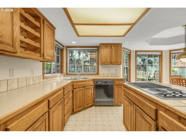 17820 Nw ELK MEADOW Ln, Portland, OR 97229