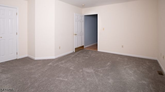 7 Woodland Hills Dr, Vernon Twp., NJ 07461