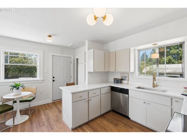 2905 Se HARRISON St, Milwaukie, OR 97222