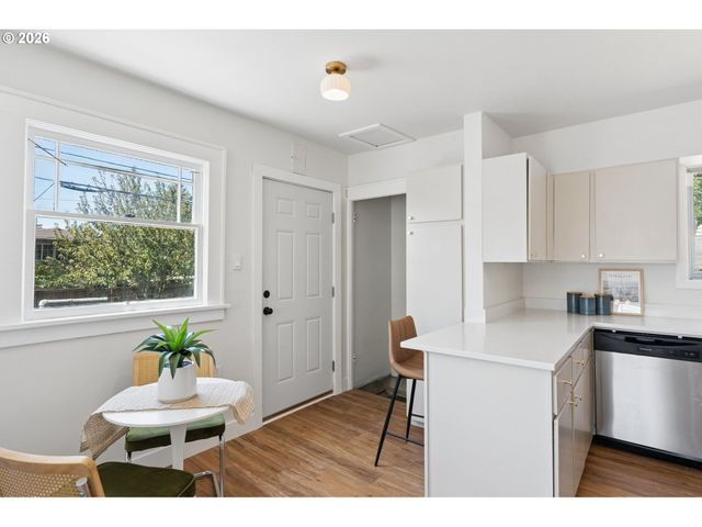 2905 Se HARRISON St, Milwaukie, OR 97222