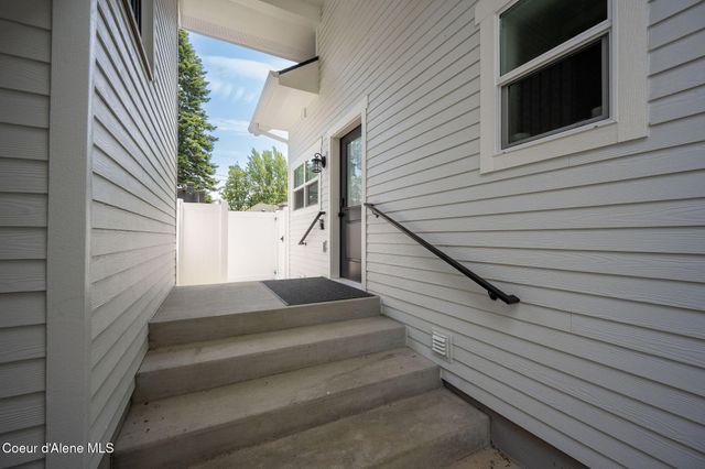 215 W Foster AVE, Coeur D'alene, ID 83814