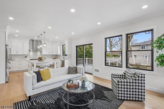 107 Pleasantview Ave, New Providence Boro, NJ 07974