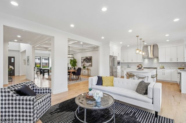 107 Pleasantview Ave, New Providence Boro, NJ 07974