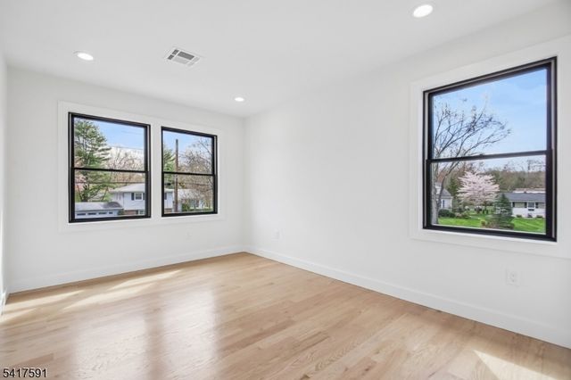 107 Pleasantview Ave, New Providence Boro, NJ 07974