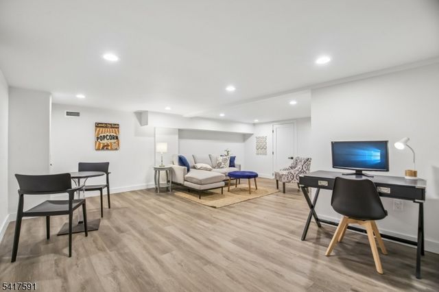 107 Pleasantview Ave, New Providence Boro, NJ 07974