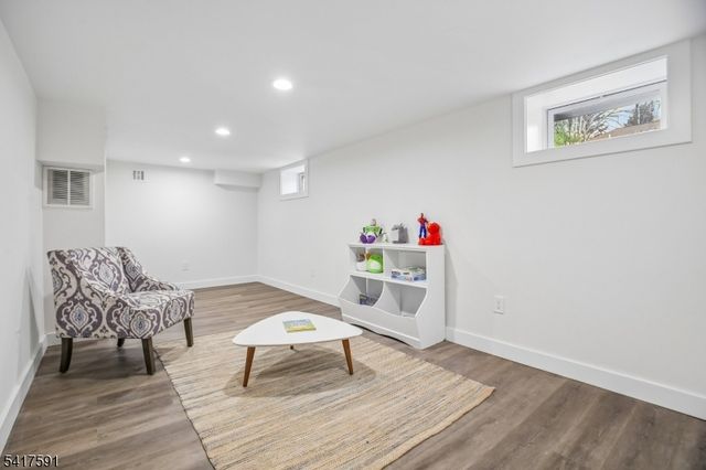 107 Pleasantview Ave, New Providence Boro, NJ 07974